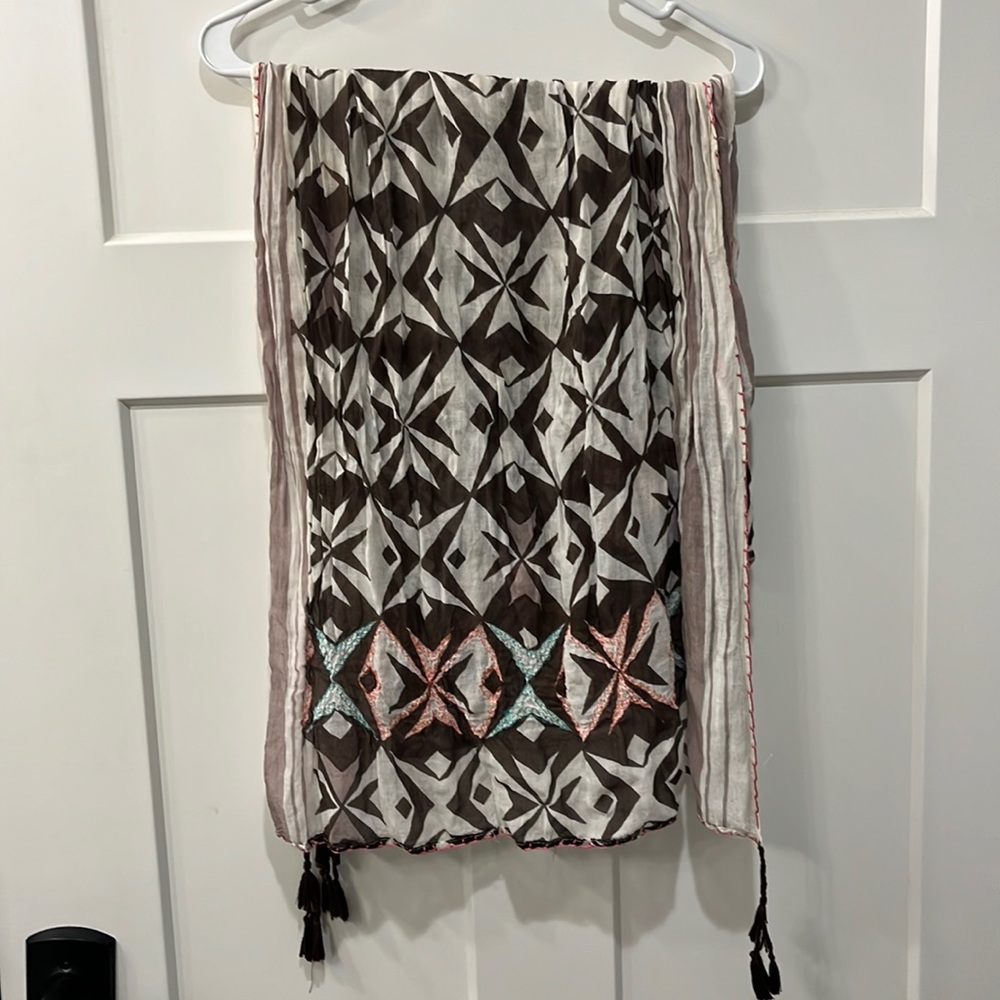 Brown and cream scarf